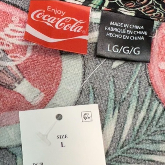 Coca Cola Men’s Casual Button Down Shirt Size L - Picture 10 of 10